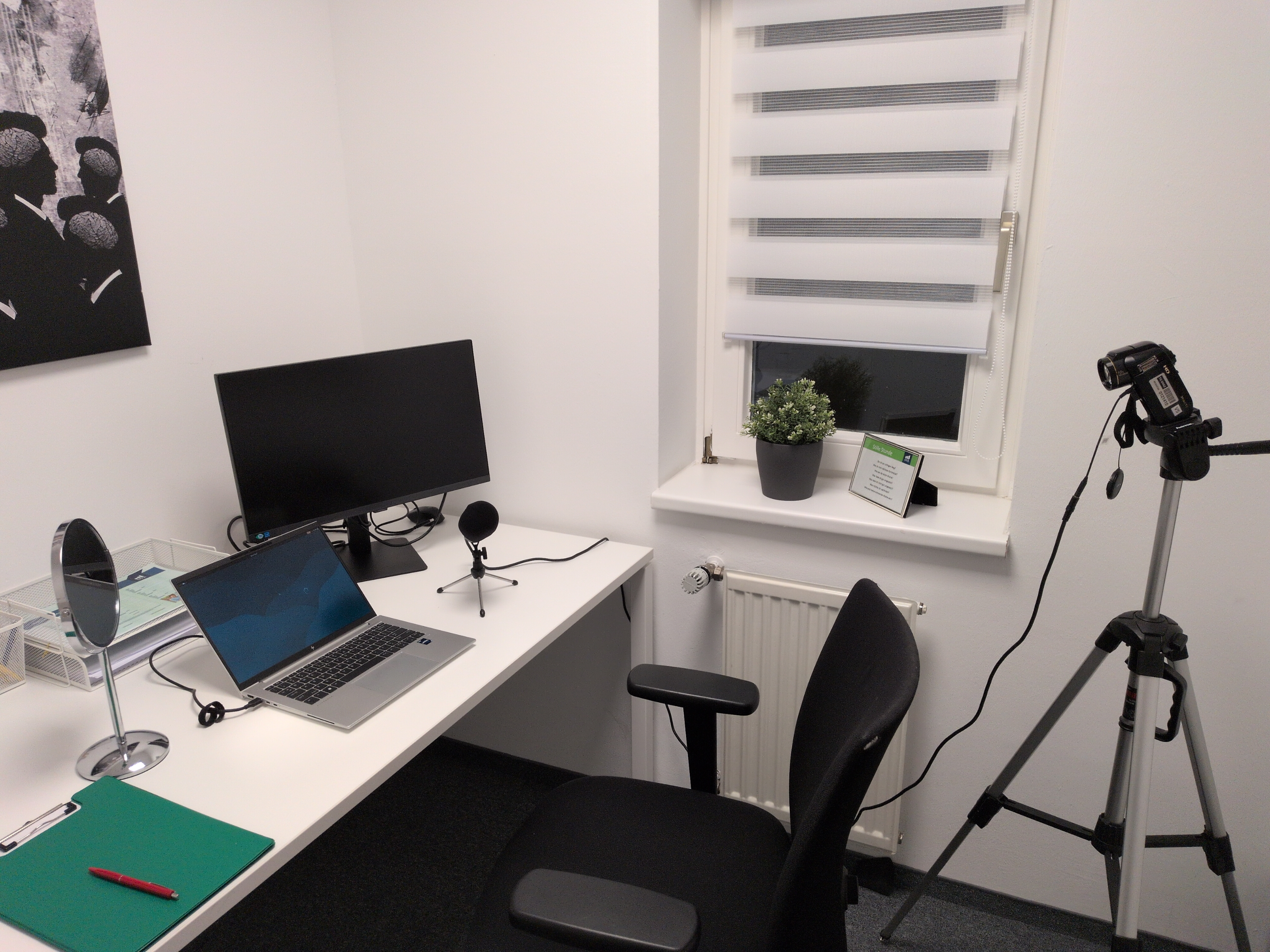 Test room, test user in front of PC